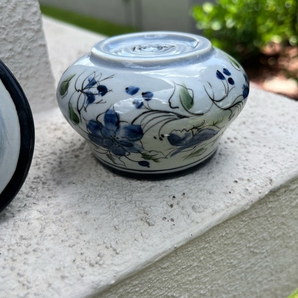 Hand Painted Blue Floral Ceramic Jam Jar with Strawberry Lid – Vintage 1997 - Picture 14 of 15